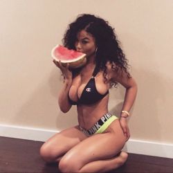 thecakemagazine:  Good morning cake #thecakemagazine