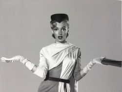 miss-vanilla:    Marilyn Monroe photographed by John Florea,