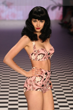urkawaiibitch:  how I want to look when i’m 20 