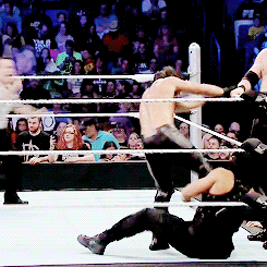 stinkfaced:Seth Rollins delivering the stinkface to Roman