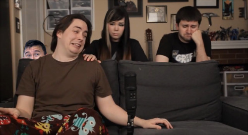 epicracharaptor:  ermahgerd, Merkipler waitin’ for his chance to join Game Grumps 