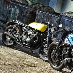 combustible-contraptions:  Couple of Brats ….  Kawasaki 750