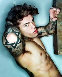 Stephen James. So hot!