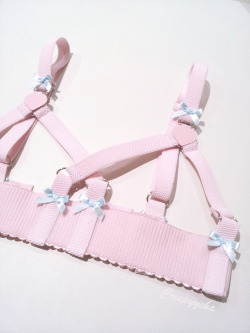 creepyyeha:  Soft Baby Harness 