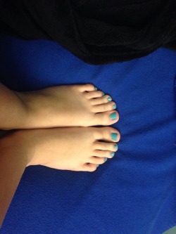 hornybleh:  I finally painted my toenails! haha