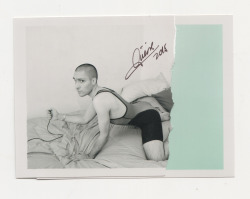 gag-ball-gallery:    Self-Portrait / 2 en 1 Polaroid FP3000.