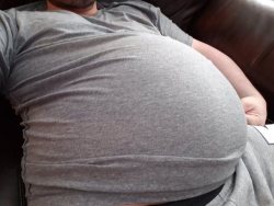 biggerfatterbelly:  When your shirt “shrunk in the dryer”