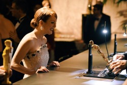 shesalittleobsessed:Julianne Moore watching her name being engraved