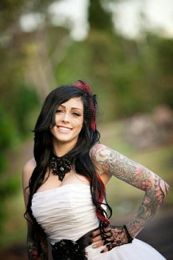 tattoos-and-taboos:   Chelsey Mac….  27, 5’7” and 130lbs.