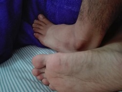 mymale-feet:  Follow for more picks :)