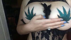 kawaiidabber:  Weed tiddies 