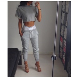fashionistaswonderland:  Instagram: _ziz_ 