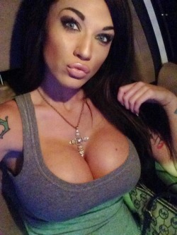 iliketheseboobs:  <p>Check out all my blogs!</p>