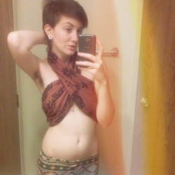 achselhaare:  teavibes:  comfy boob holder scarf thing A+  Submit