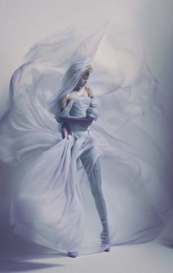lisa401971:  “THIS IS COUTURE” Demi Scott by Nick Knight