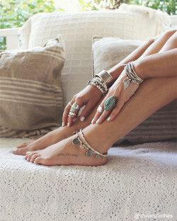 slvrfox76:  Sexy feet sexy hands luv the jewelry!