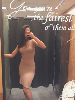 lungesandsquats:  I need to go back to buy this dressâ€¦