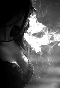 dreadbian:“Ladies who play with fire must remember that smoke