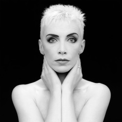 pattismithandrobertmapplethorpe:  Annie Lennox by Edward Mapplethorpe