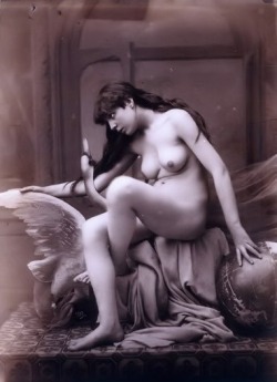 realityayslum:  Guadenzio Marconi   Leda & the Swan, 1870s