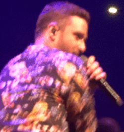 bromancebooty:    Justin Timberlake live is porn. His tight ass