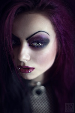 gothicandamazing:  Photo by B.Kostadinov PhotographyModel: Darya