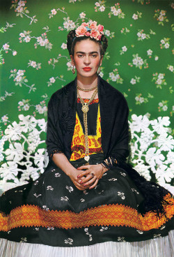 “Frida on white bench”, New York, 1939Frida Kahlo photographed