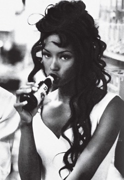 naomihitme:Naomi photographed by Arthur Elgort, Vogue Magazine