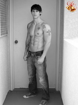 texasfratboy:  whoa, i am totally turned on by this young stud!
