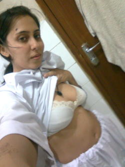 fuckingsexyindians:  Indian selfshots showing her nice tits and