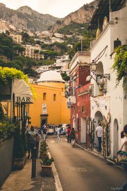 visionsandvistas:Streets of Positano