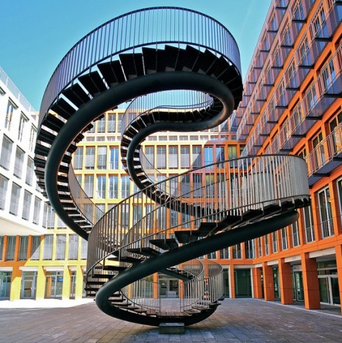 Umschreibung (“Circumscription”, an artwork by Olafur Eliasson in Munich, Germany)