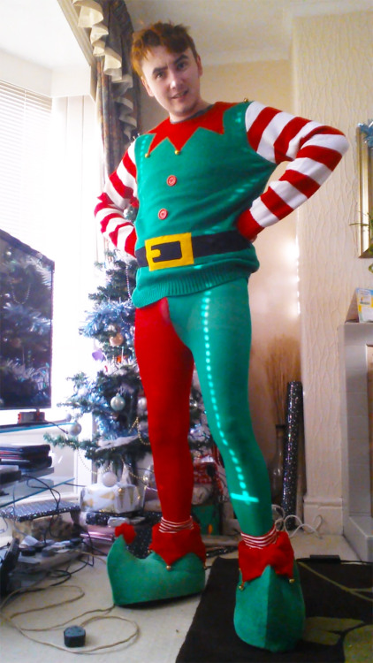 orangehares:  Elf-ification?I just really like dressing up. The festive spirit is possesing me.There is still a hat to come as well,   I am massively getting into the christmas spirit this year. I am now an elf apparently. Imagining the spirit of Christma