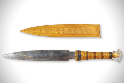 historyarchaeologyartefacts: Tutankhamun’s meteoric iron dagger,