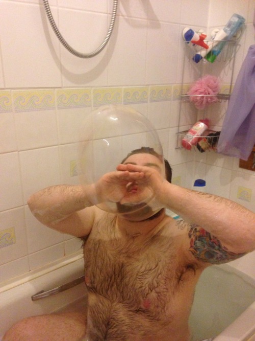 schleonard:  thelittleheathens:  schleonard:  pumpumschlanger:  schleonard:  At the ripe old age of 24 my bubble game is right on point.  Everything about this makes me smile  Bubbles make me smile.  Bath time fun approved.  Like seriously what even.