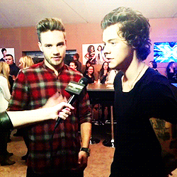  Liam Payne and Harry Styles interview backstage @ X Factor +