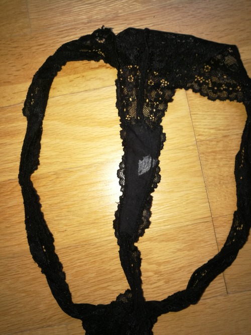 sloggi1970:  #blackstring #string #MILF #MILFpanty #usedpanty #stained panty #dirtypanties