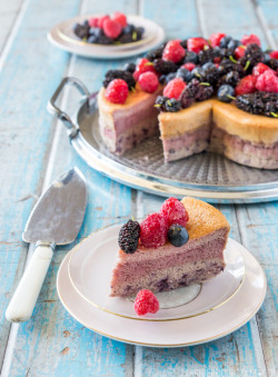 foodishouldnoteat:  Triple Berry Japanese Cotton Soft Cheesecake