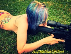 bigtrublu: sexywhitecouple:  Kitten with her AR-10. She couldn’t