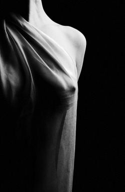 le-incolore:  Photo by Anna Goguadze    Sheer