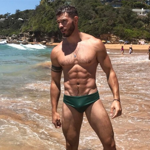 rapideyesmovement:  Adrien Valière 