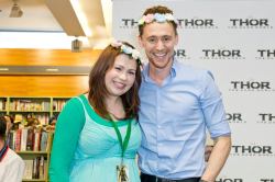 farbenfrei:  hot-cuppa-tea:  thomaswh-loki:  Marvel’s The Avengers Australia &amp; New Zealand:  Tom Hiddleston’s greets fans on stage at Kinokuniya.  What a great guy &lt;3  look at him being all precious with his fans  ;A; one day I will meet