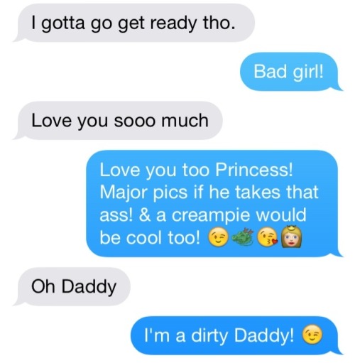 gibby666:  (Â½) Princess had fun with her friend early this morning (8/22). This group of texts ends when they started playing. ddygrl