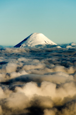 climatize:  pleoros:  Volcán Osorno  what a crackin’ view