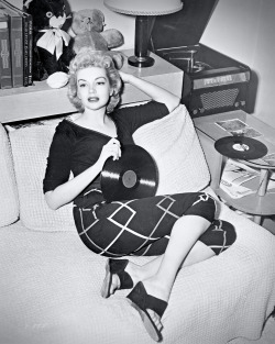 vinylespassion:  Kathleen Hugues 1953 