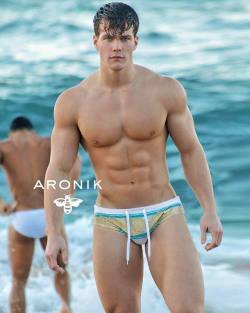   Aronik Swimwear Summer 2017 II  Michael Johnson, Aaron Kuttler,
