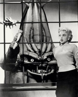 cupcakekatieb-eyecandy:  It Conquered the World (1956) 