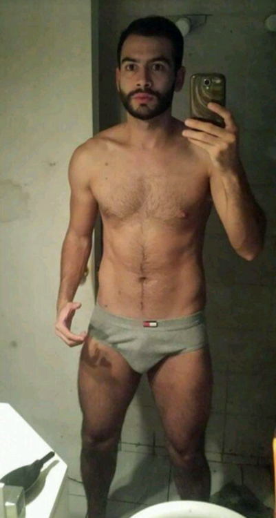 chilenosdenorteasur:  gaychilenosdesnudos:Rodrigo  