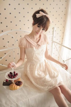 frillypinkdreams:  Such an adorable dress for a summery teaparty