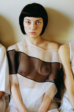 kruemelmonster-cookiedough:  Fashion editorial shot by Rosaline